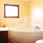 Cozy In Kapelica With Wifi בית נופש Krapan