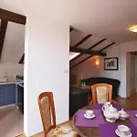 Cozy In Kapelica With Wifi בית נופש