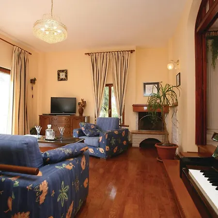 Casa de Férias Cozy In Kapelica With Wifi
