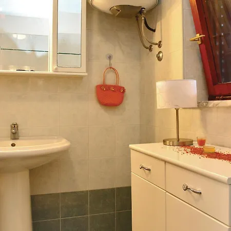 Casa vacanze Lovely In Kapelica With Wifi *