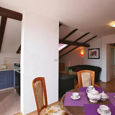 Lovely In Kapelica With Wifi Casa vacanze