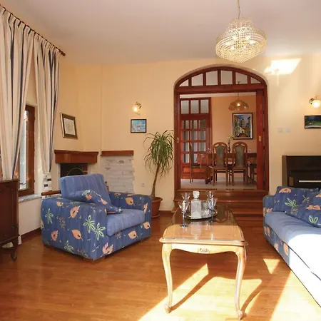 Casa de Férias Cozy In Kapelica With Wifi Krapan