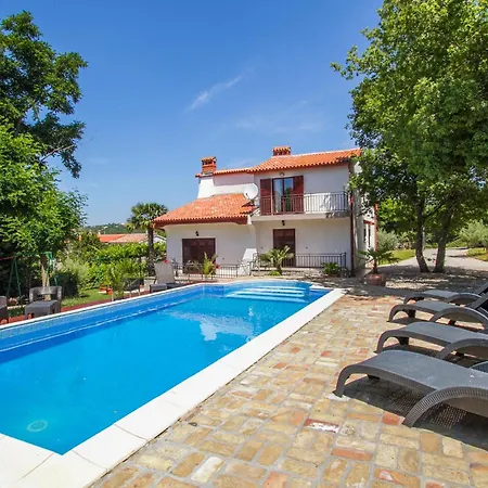 Casa vacanze Lovely In Kapelica With Wifi *